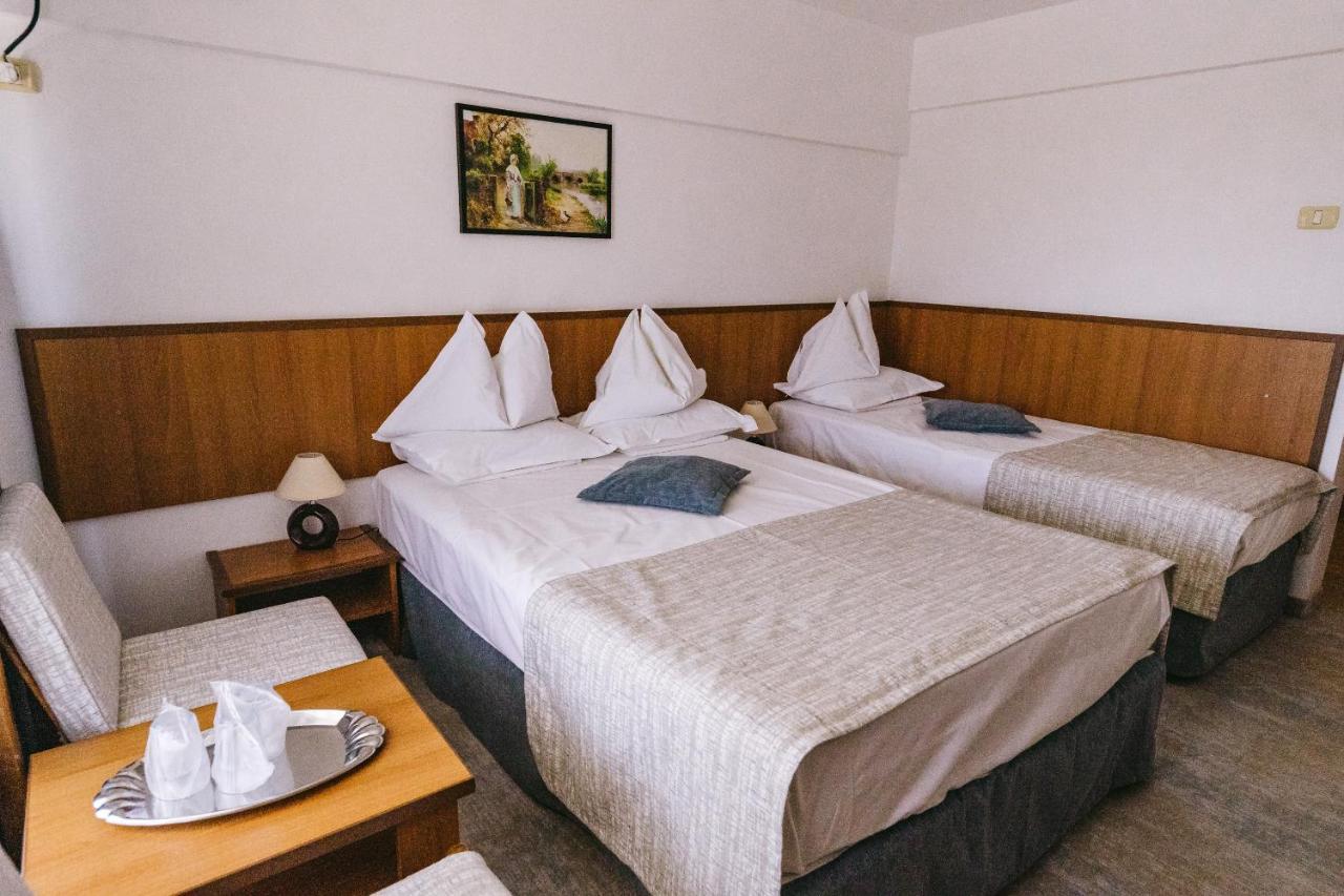 Hotel Condor ママイア エクステリア 写真