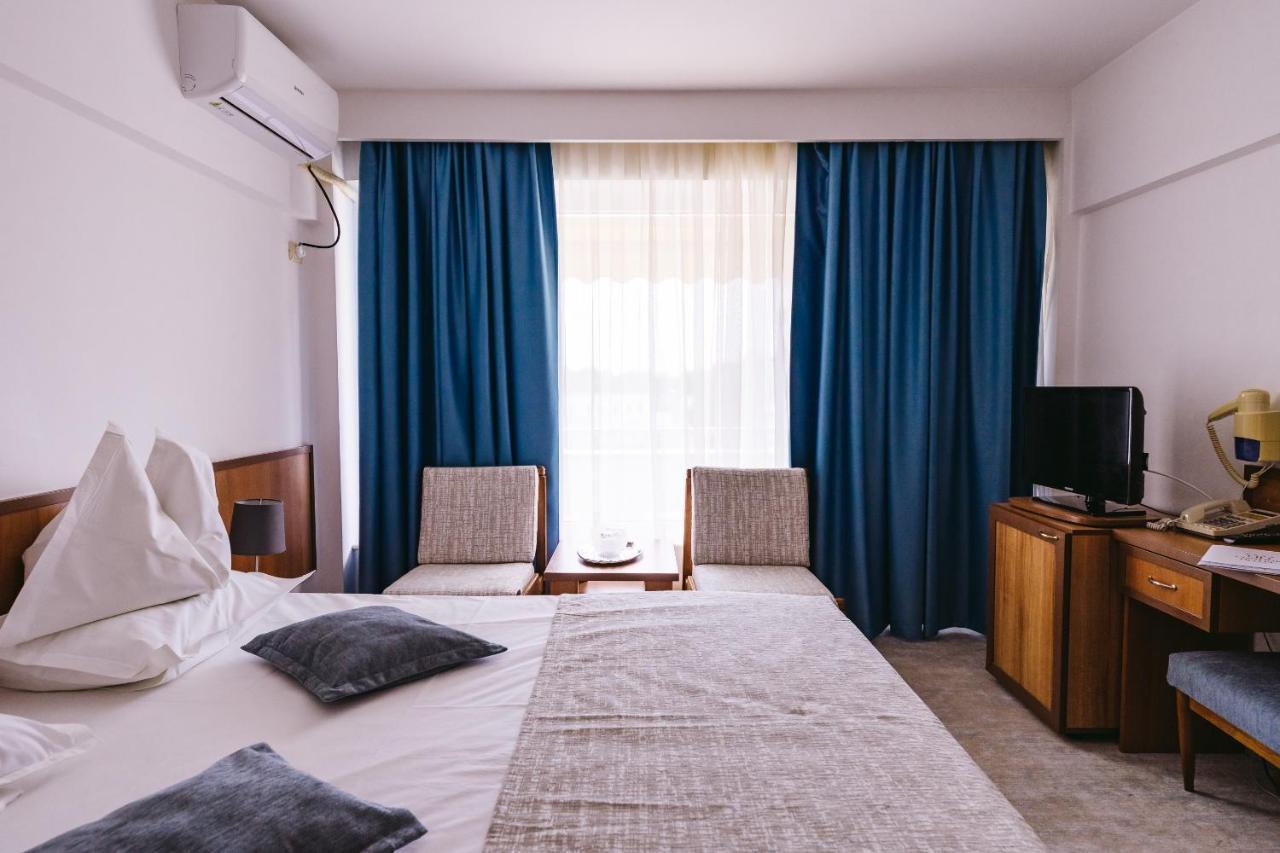 Hotel Condor ママイア エクステリア 写真