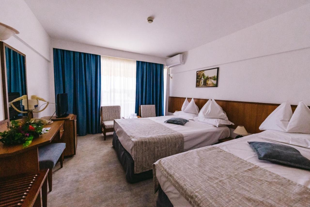Hotel Condor ママイア エクステリア 写真