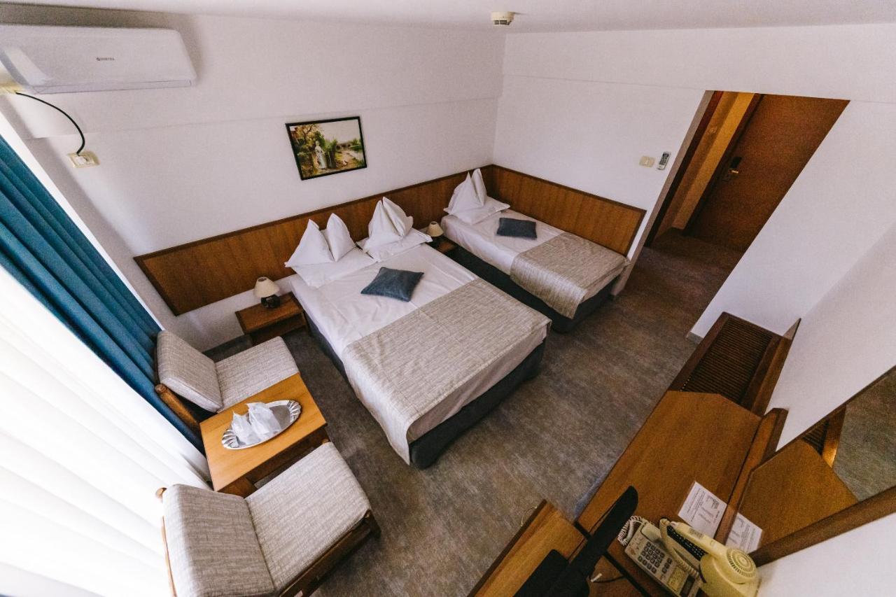 Hotel Condor ママイア エクステリア 写真