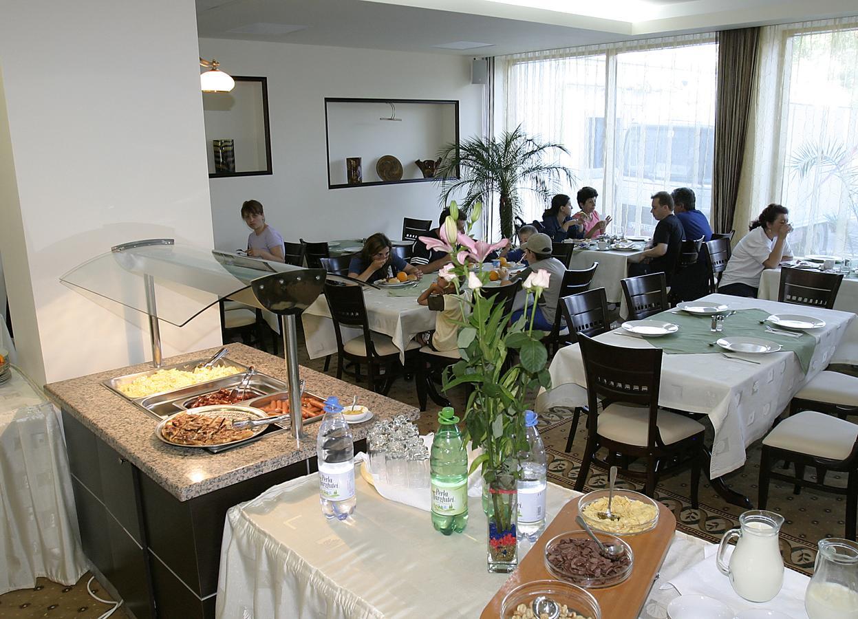 Hotel Condor ママイア エクステリア 写真